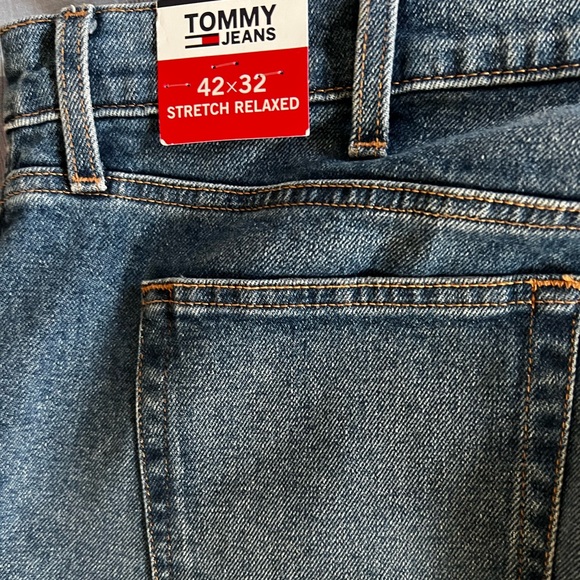 Tommy Hilfiger Relaxed/Stretch fit Jeans US 42 New with tags NWT - Picture 8 of 8